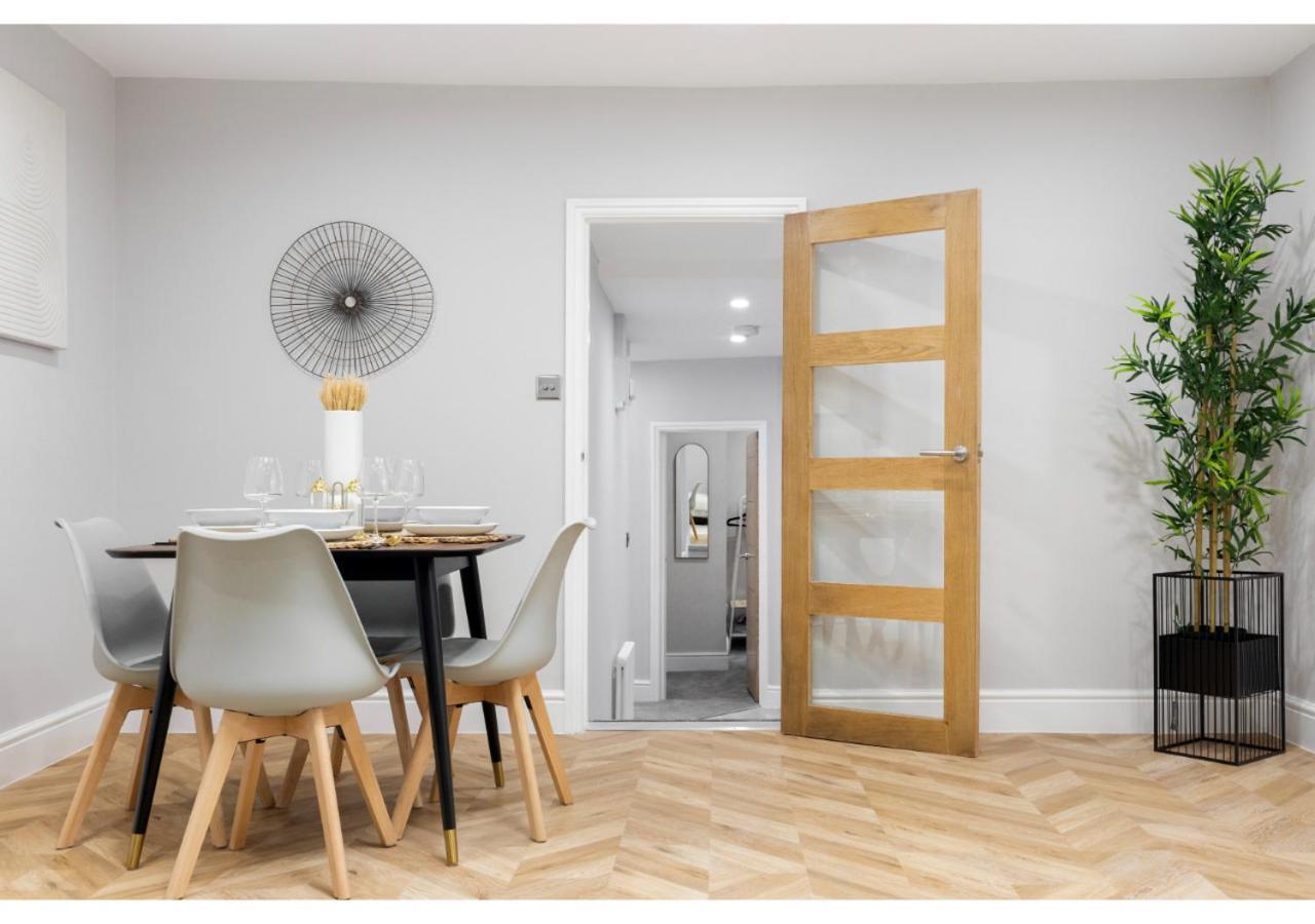 Conveniently Situated - Luxuriously Furnished! Apartamento Londres